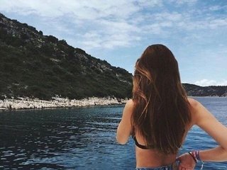 Eroottinen videokeskustelu honeymoonlit