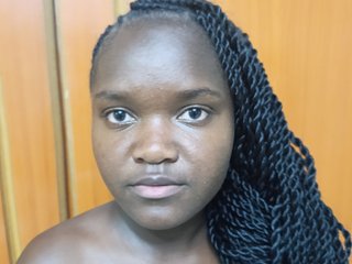 Eroottinen videokeskustelu Horny-Barbie