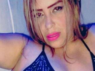 Eroottinen videokeskustelu hot-daniela