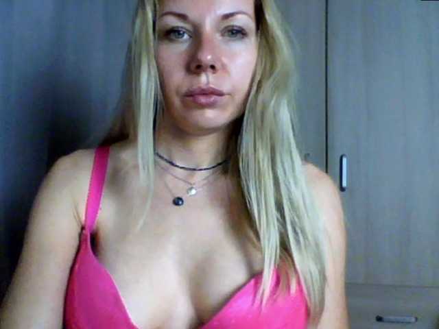 Kuvat HotDiana4U Sexy blond hottie - big natural tits - great ass - i love sex!,)