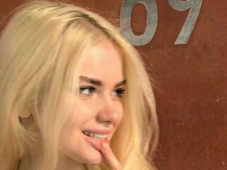 Eroottinen videokeskustelu HotSexyBaby