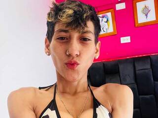 Eroottinen videokeskustelu HottAlexxxa