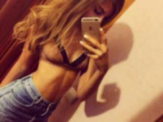 Eroottinen videokeskustelu hotteeniie