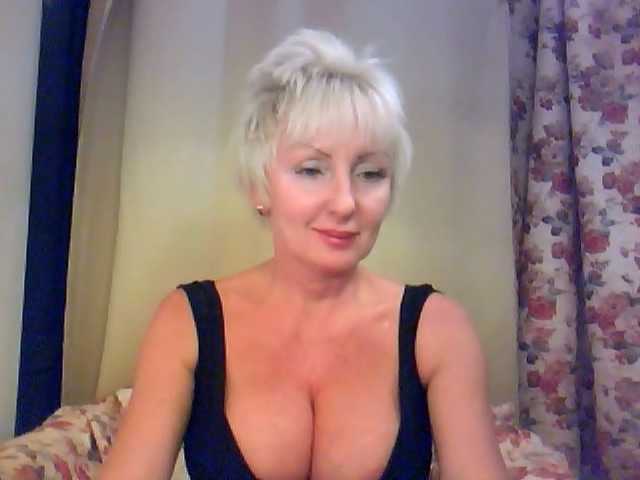 Kuvat Enigma4UpigsSxS I like to play, strip dance and masturbate on camera.. In privat of course :) :)