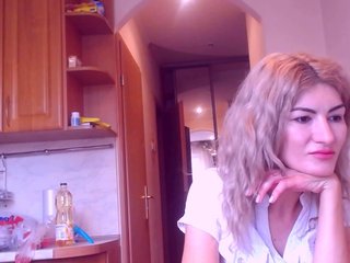 Kuvat HotZlata555 Qwerty57812: I collect on lovens. A chest of 100 tokens, an ass of 50 tokens, an inscription of 200 tokens, all naked 350 tokens. Your private fantasies