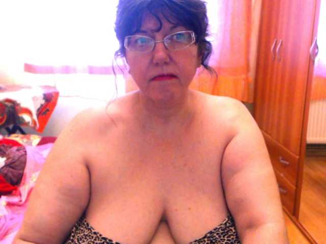 Lähettää kuvakaappauksia HugeTitsXXX