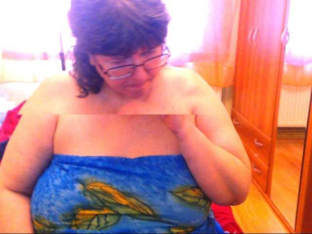 Lähettää kuvakaappauksia HugeTitsXXX