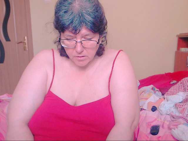 Lähettää kuvakaappauksia HugeTitsXXX