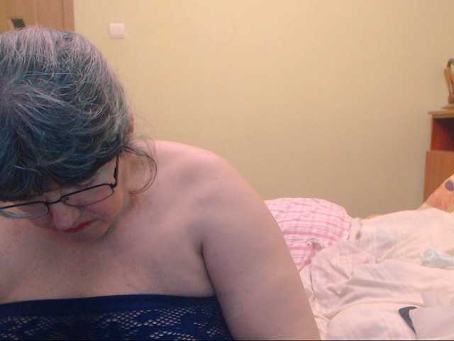 Lähettää kuvakaappauksia HugeTitsXXX