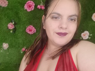 Eroottinen videokeskustelu HugeTittiess