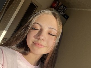 Eroottinen videokeskustelu IonaShay