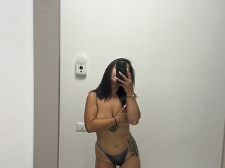 Eroottinen videokeskustelu MiraNights