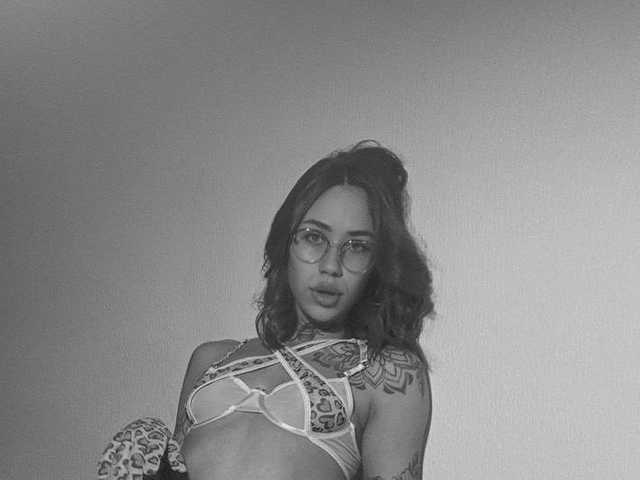 Kuva profiilista v_-_-_v