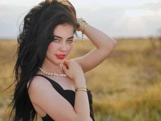 Kuva profiilista IsisQueenXXX