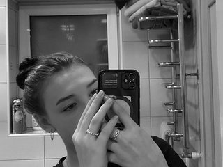 Eroottinen videokeskustelu jeansharp