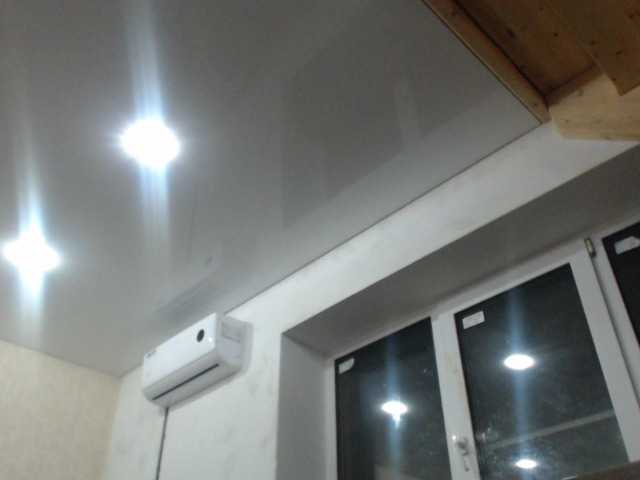 Lähettää kuvakaappauksia JessieWhites