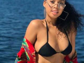 Eroottinen videokeskustelu Jolieculmetisse