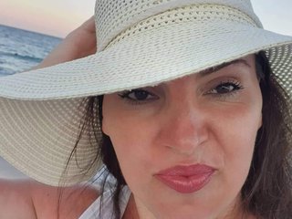 Eroottinen videokeskustelu JolieDiane