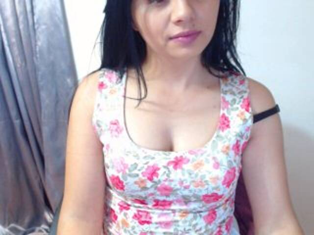 Lähettää kuvakaappauksia JolieNicole