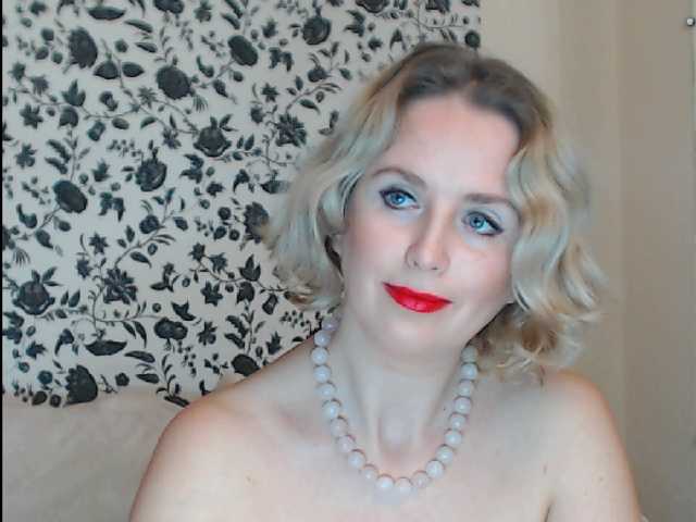 Kuvat JosephineG 100 tokens to remove the panties, 250 tokens to mastubate, 750 tokens to have orgasm, various positions 250 to do strip dance