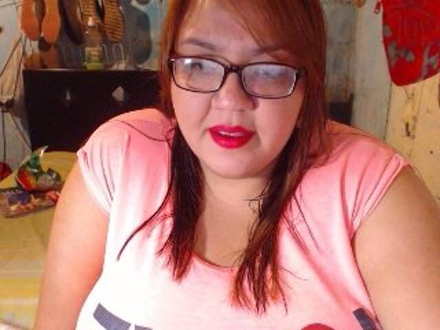 Lähettää kuvakaappauksia latinBBW