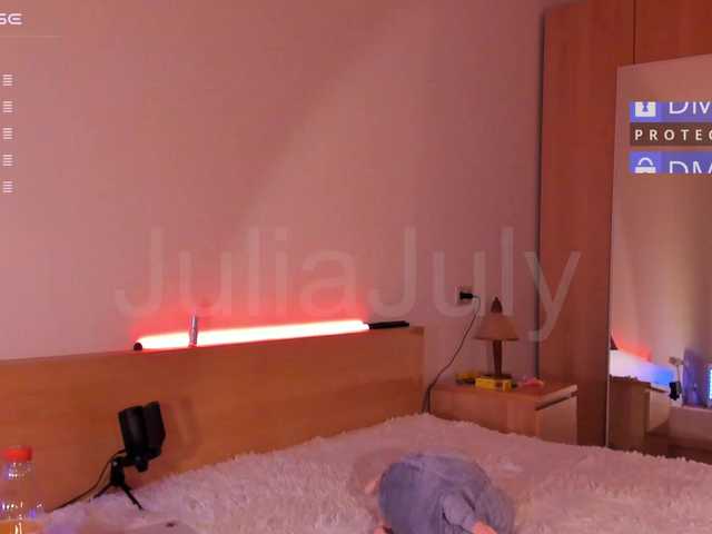 Lähettää kuvakaappauksia JuliaJuly