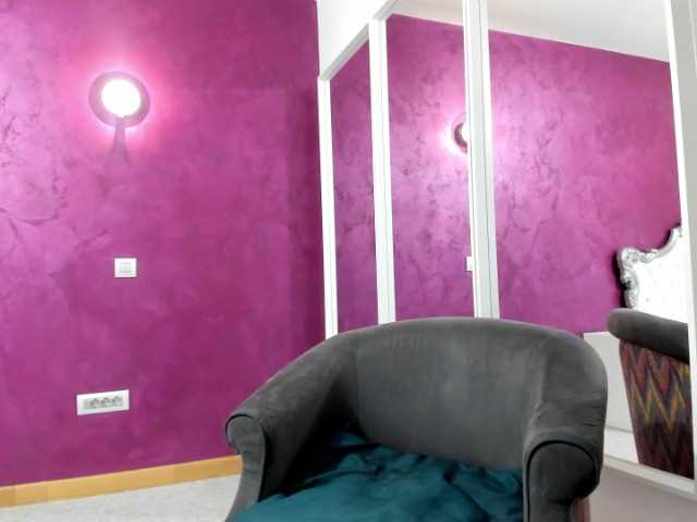 Lähettää kuvakaappauksia JuliaBecker