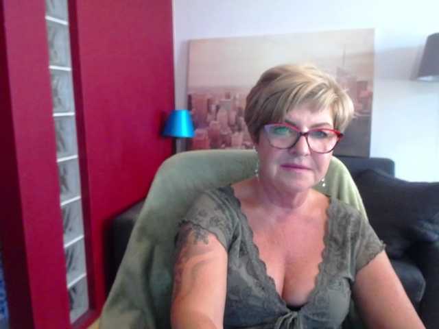 Lähettää kuvakaappauksia julieamberx