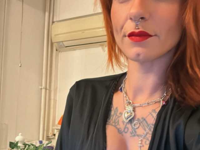 Kuva profiilista MademoiselleJuliette