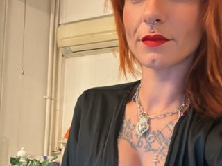 Eroottinen videokeskustelu MademoiselleJuliette