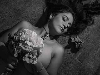 Eroottinen videokeskustelu JuliRobert