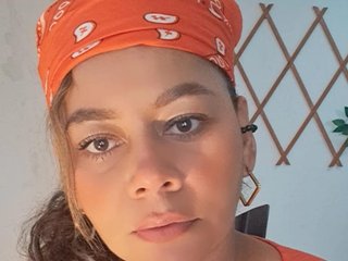 Eroottinen videokeskustelu KaillyPariss