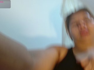 Eroottinen videokeskustelu KaillyPariss