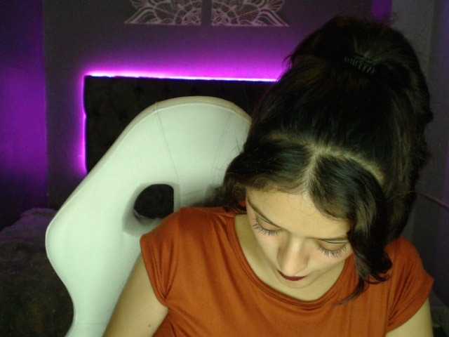 Lähettää kuvakaappauksia Karenhorny1