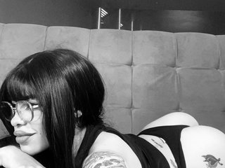 Eroottinen videokeskustelu Kurome_latin