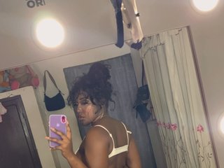 Eroottinen videokeskustelu KaroraySam