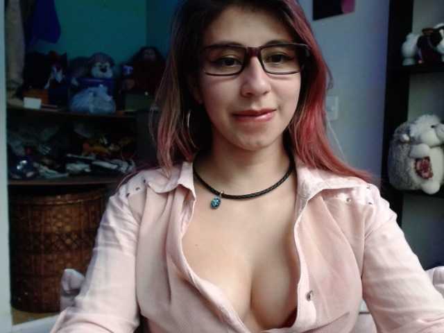 Kuvat kateen18 Hi guys, I'm the new girl here, I'm a little shy, can you help me warm up? my lovense is on I would like to squirt here #squirt #lovense #sexy #young #teen #glasses #bigass #wet #sowet #sweet