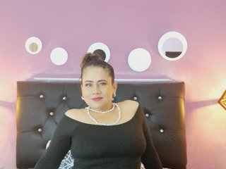 Eroottinen videokeskustelu KathiaHunt