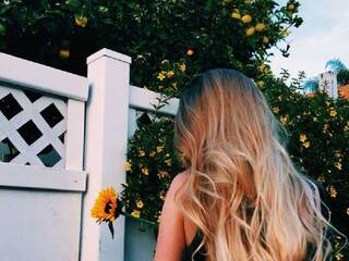 Eroottinen videokeskustelu Katiequin