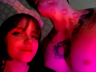 Eroottinen videokeskustelu KawaiiHornyArtists