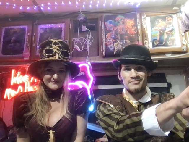 Kuva profiilista Kay-and-Lucy