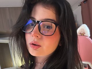 Eroottinen videokeskustelu KaylaCollins