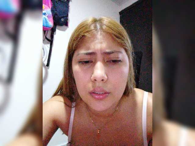 Lähettää kuvakaappauksia Kendall-sexy