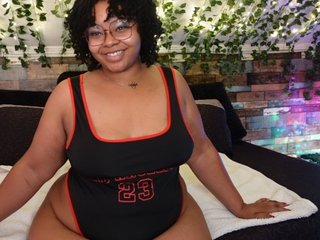 Eroottinen videokeskustelu Khaya