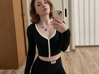 Eroottinen videokeskustelu KiraFoxik