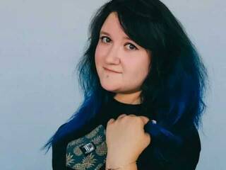 Eroottinen videokeskustelu KiraLeaneri