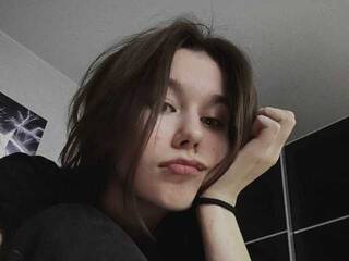 Eroottinen videokeskustelu KiraTwinkie