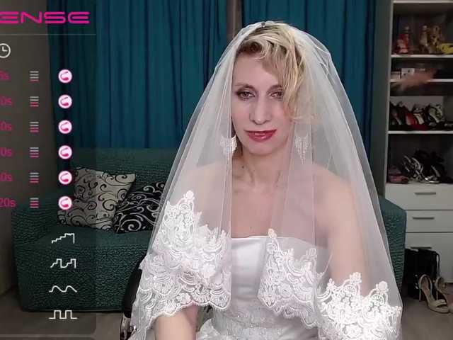 Kuvat KirstenDesire Hi guys! pussy play in goal 800 countdown 80 collected 720 left until the show starts!