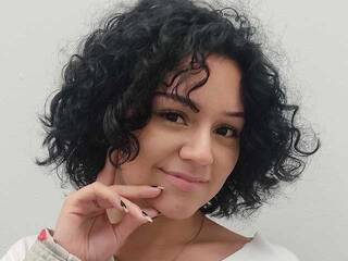 Eroottinen videokeskustelu KittyCol