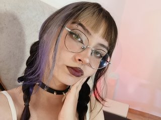 Eroottinen videokeskustelu kittydoll-tay